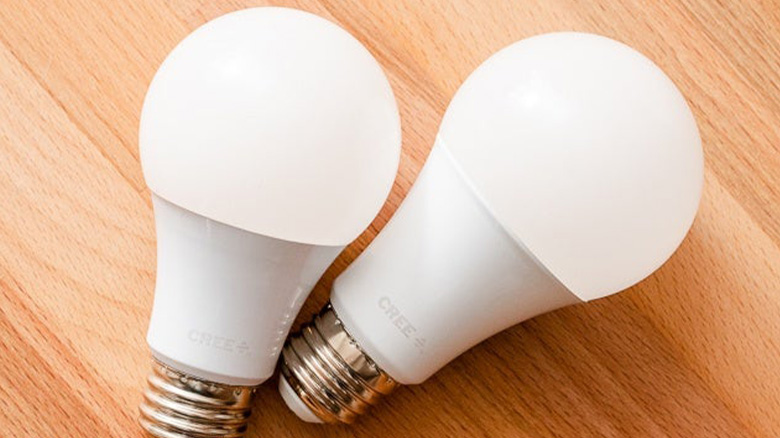 Can You Use A Dimmable Bulb In A Regular Lamp