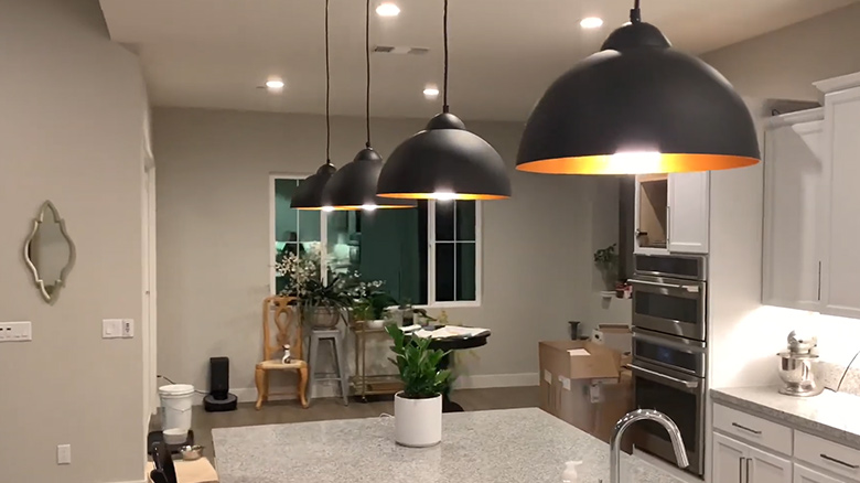 How to Straighten Pendant Light